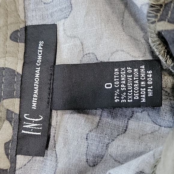 INC International Concepts Size 0 Camo Stud Embellished Shorts, Exc. Used Cond. - Picture 9 of 9